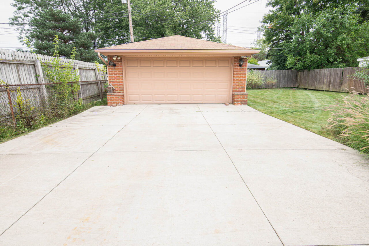 wide two car concrete driveway cost example